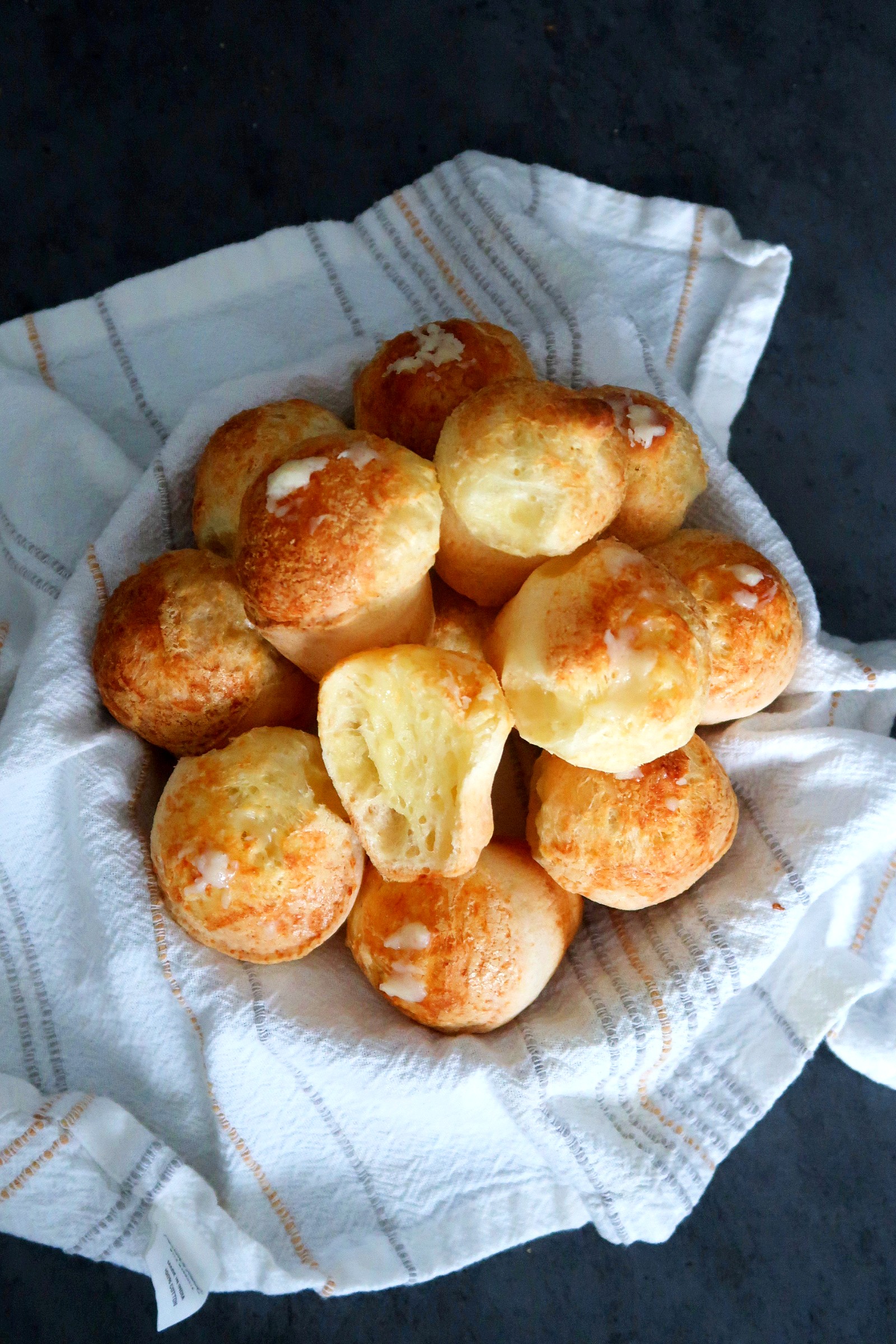 Pão de Queijo (Brazilian Cheese Bread) - The Culinary Cloud
